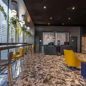 **** شقة فندقية Radisson & Zurich سويسرا